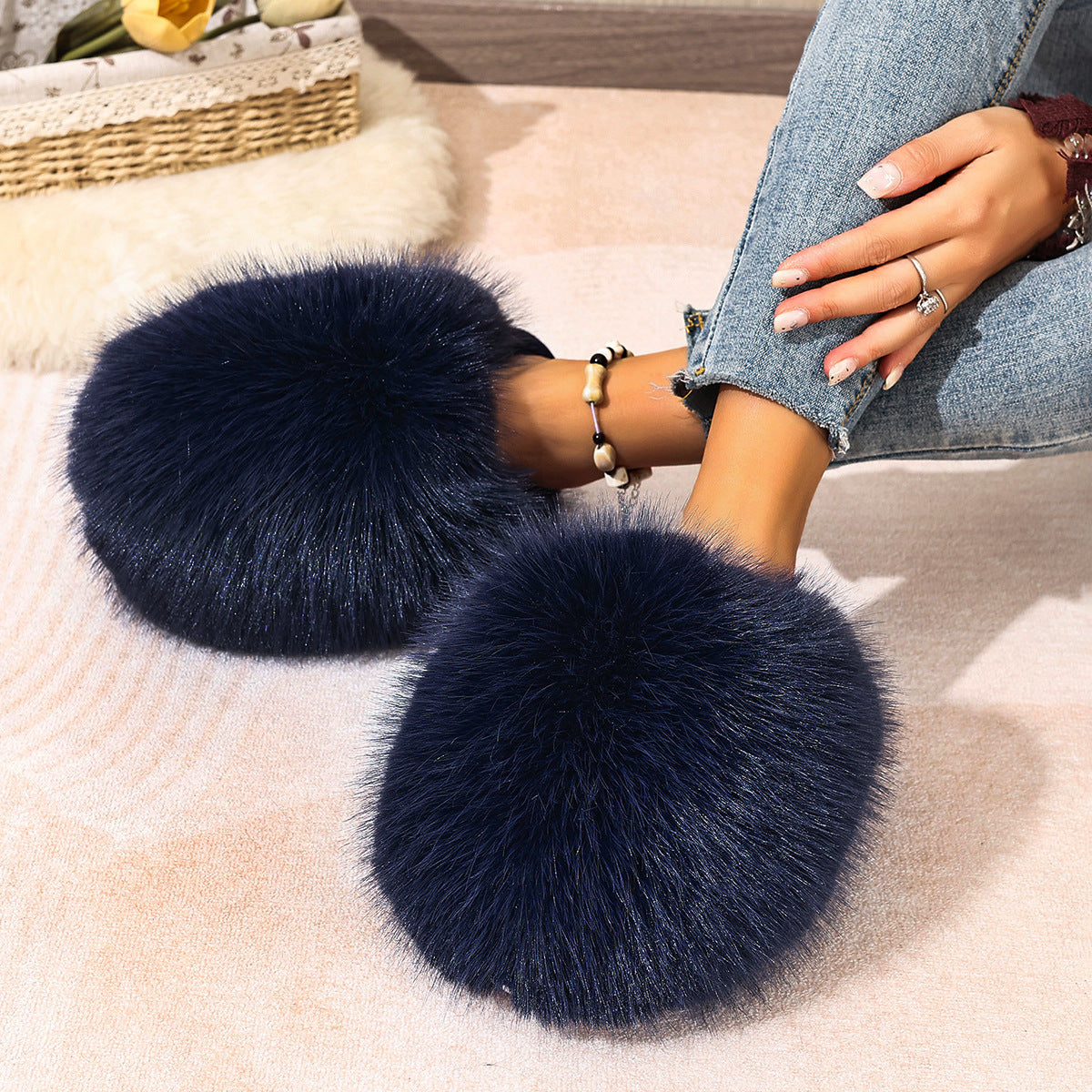 Solid-color fluffy big slippers