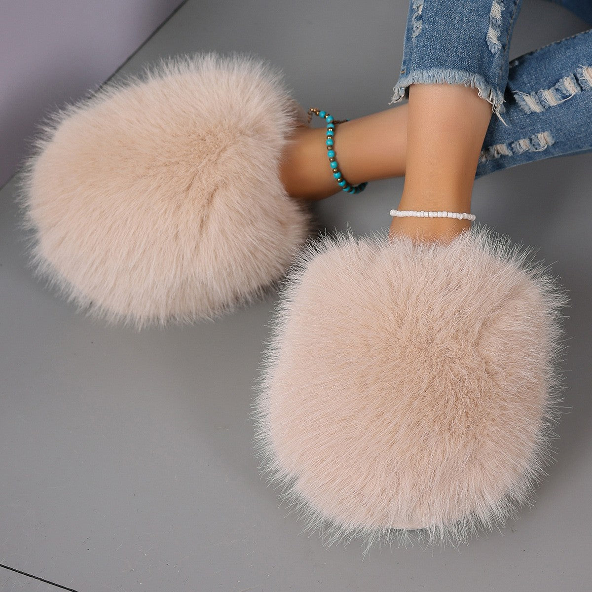 Solid-color fluffy big slippers